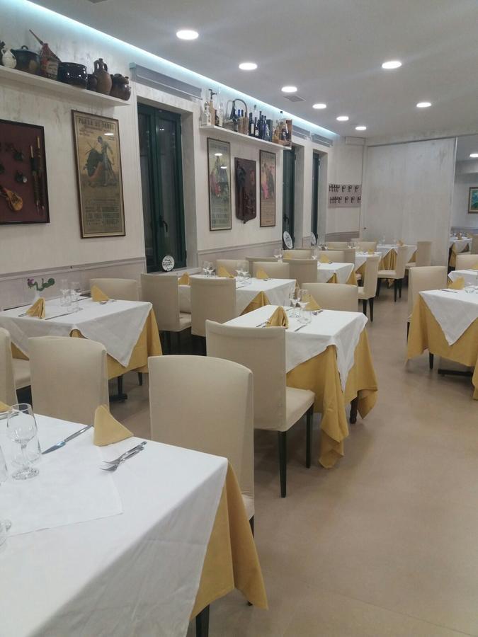 马拉加酒店 阿韦利诺 外观 照片