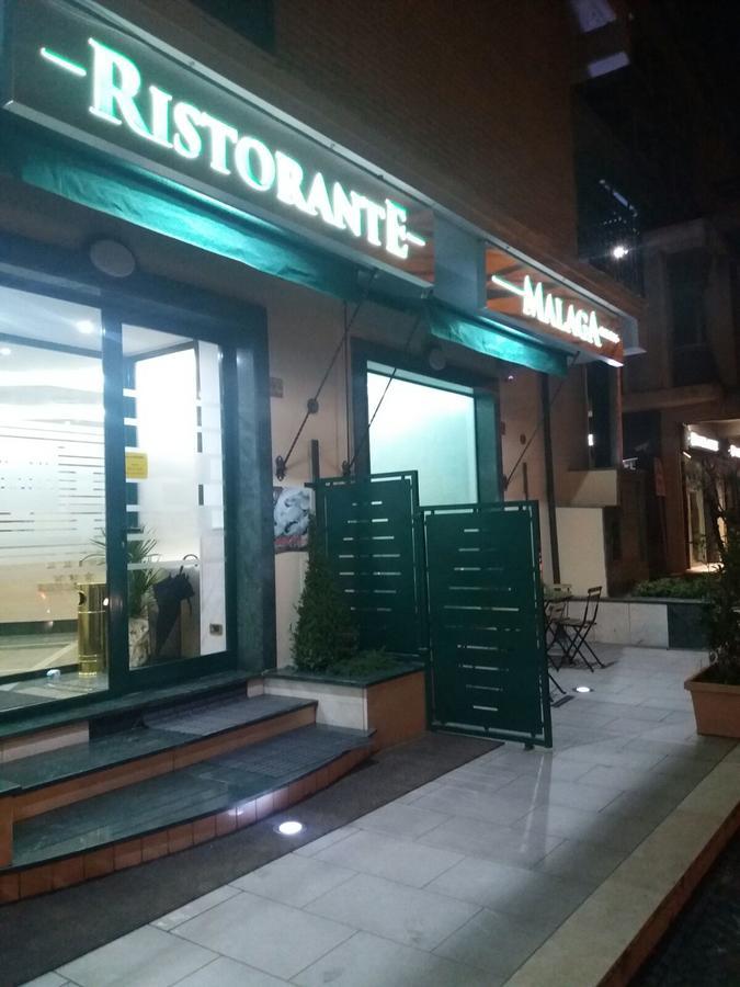 马拉加酒店 阿韦利诺 外观 照片
